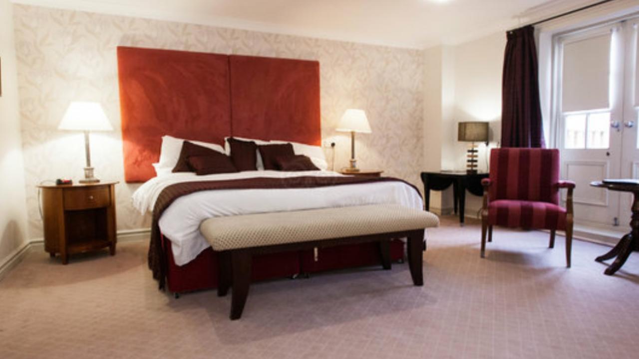 Honest Lawyer Hotel Дърам Екстериор снимка
